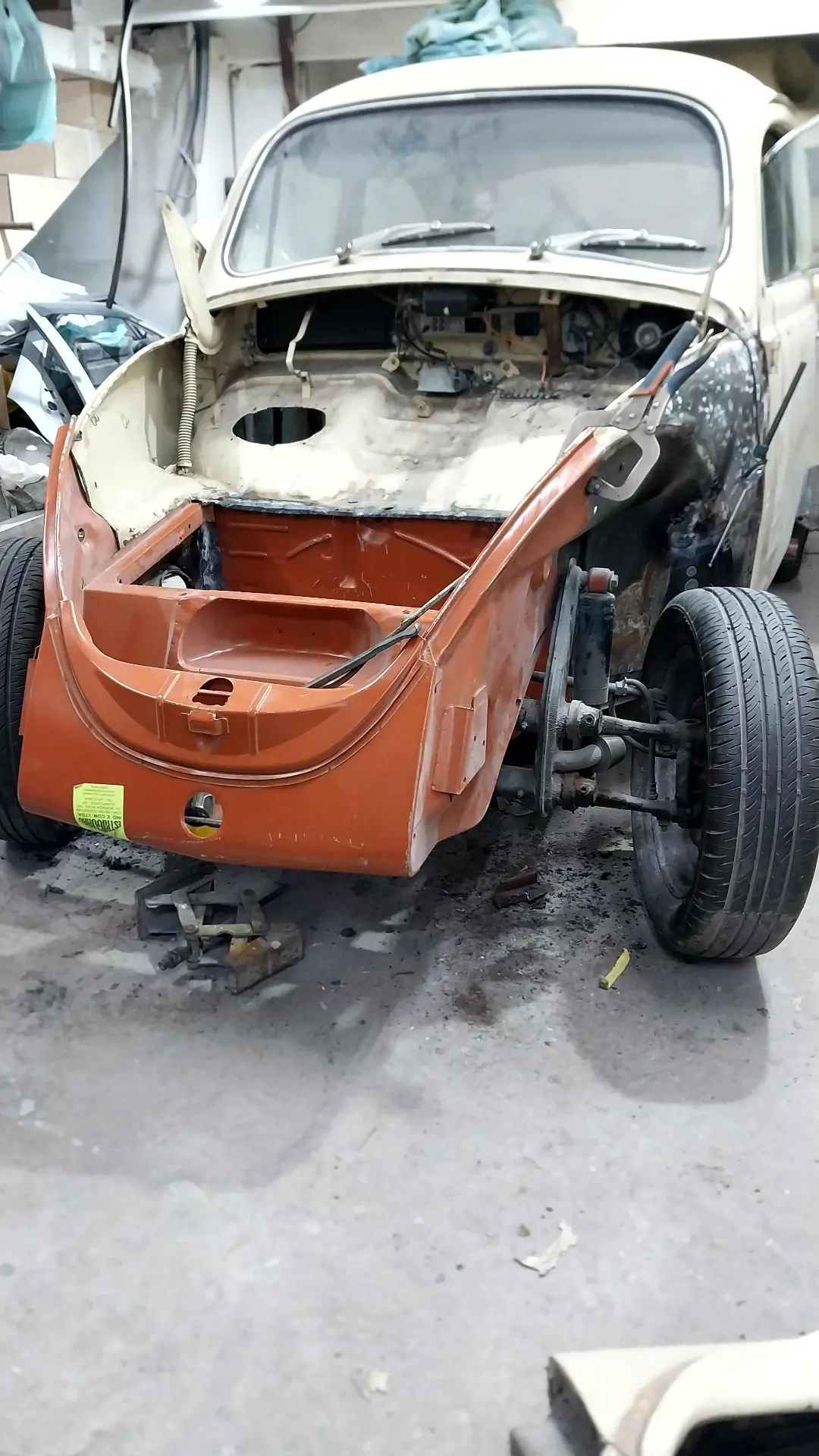 Frente nua, pronta para receber peças novas.
